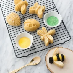Nordic Ware Stampi Nordic Ware*Stampo Buckyard Bugs